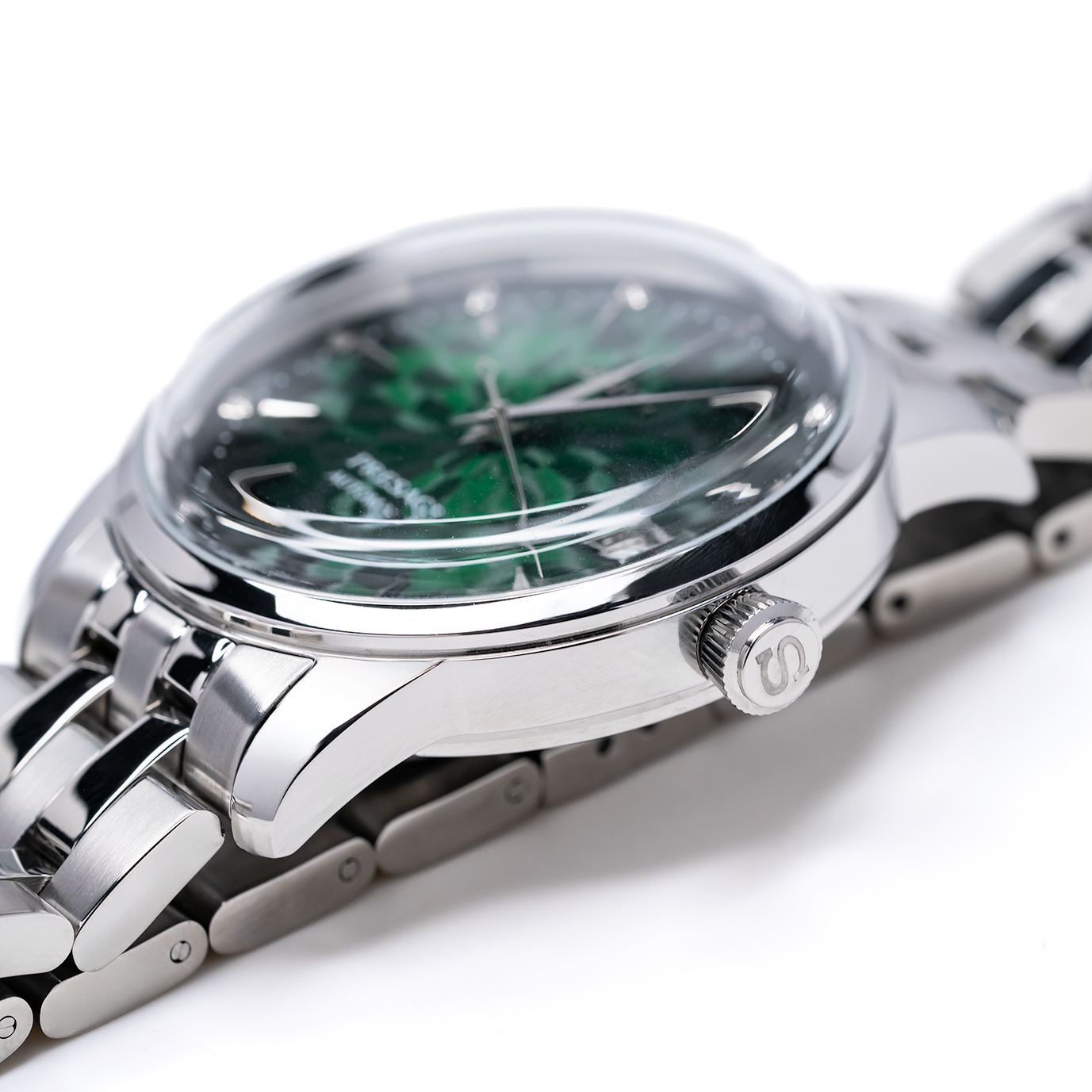 Emerald Wolf